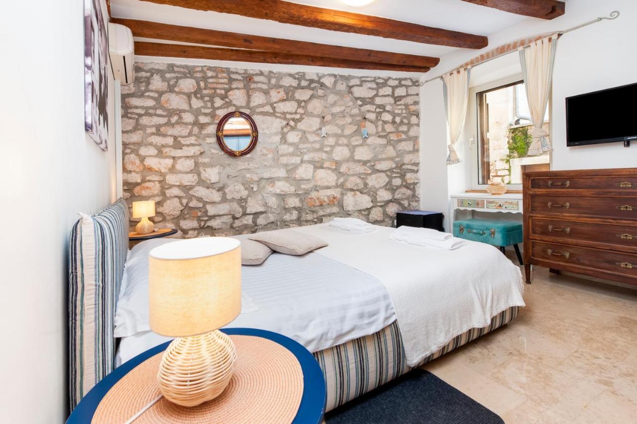 Revera Rooms 로비니 외부 사진